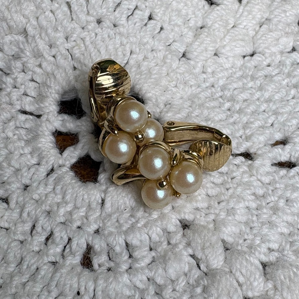 Vintage Trifari Gold Tone Clip On Earrings Coquette Faux Pearl